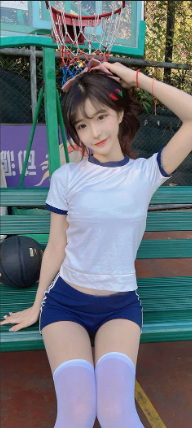 哈兰德与姆巴佩巅峰对决谁更强